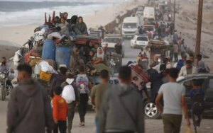 gazzede ateskes anlasmasi ile ilk yardim tirlari girmeye basladi Ffhu2quN.jpg